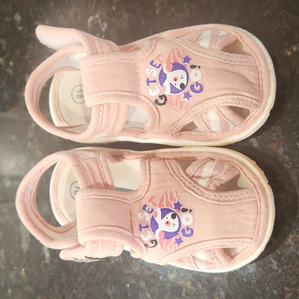 Toddler pink sandals Size 5